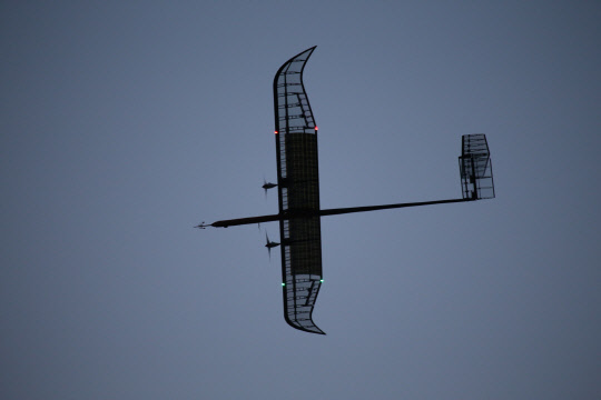 고도 18.5㎞의 성층권에서 1시간 30분 동안 비행에 성공한 항우연의 '고고도 태양광 무인기(EAV-3)'의 비행 모습. 항우연 제공